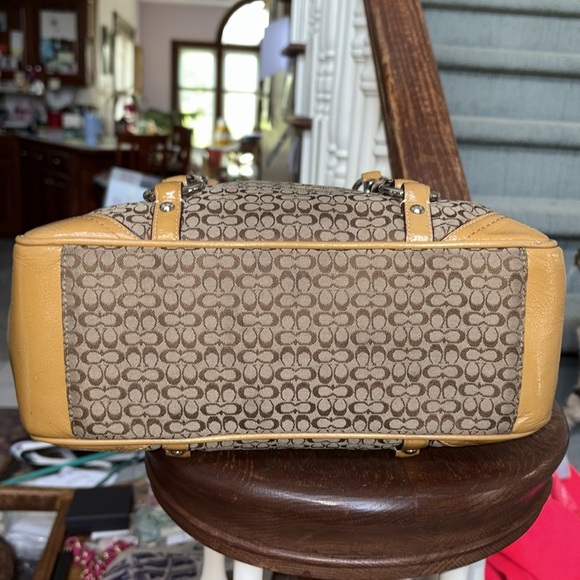 Coach  f12348 Rare mini c’s  shoulder bag  small tote
Brown/tan/mustard patent - Picture 11 of 15